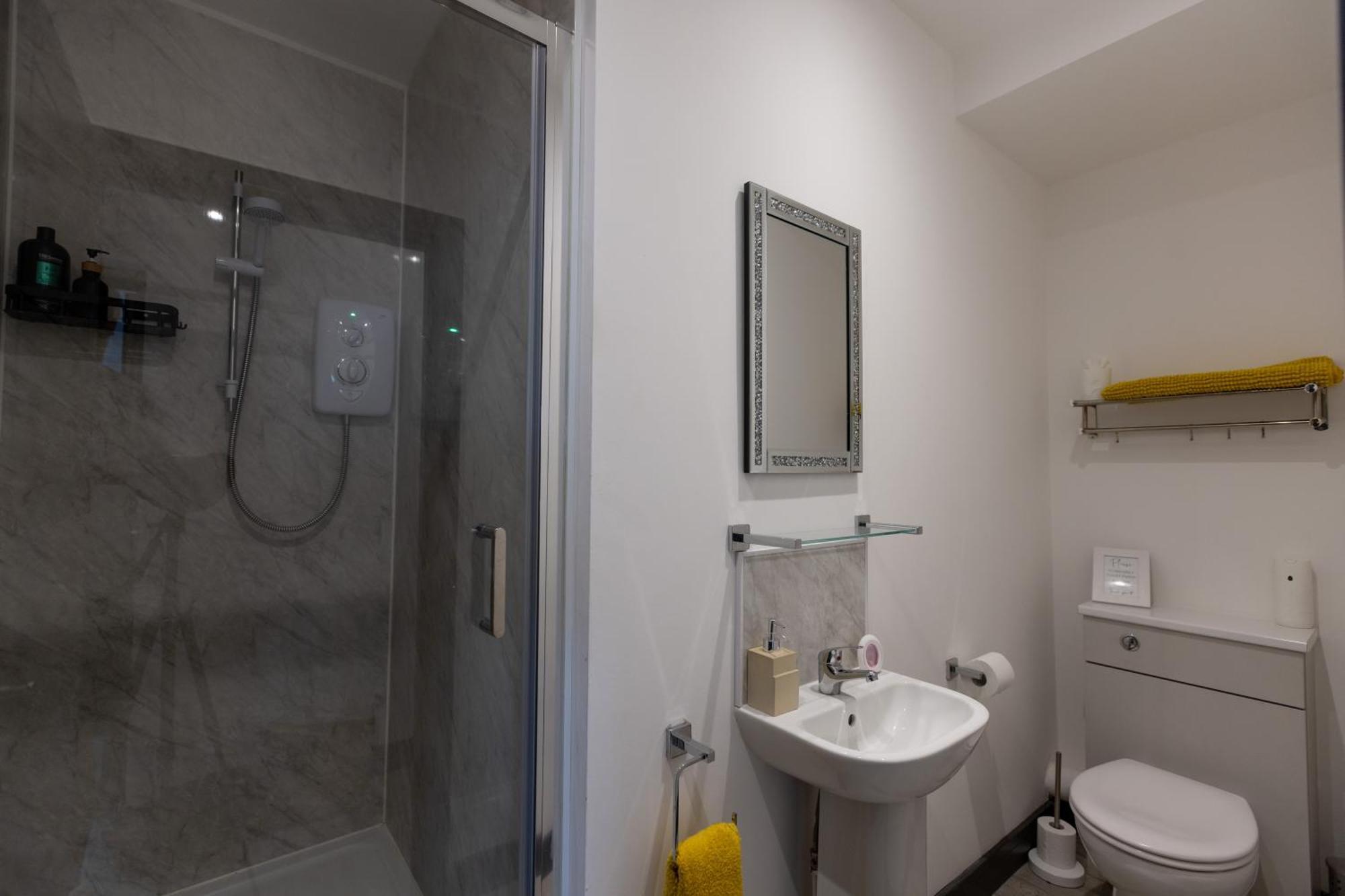 Victoria Apartment *